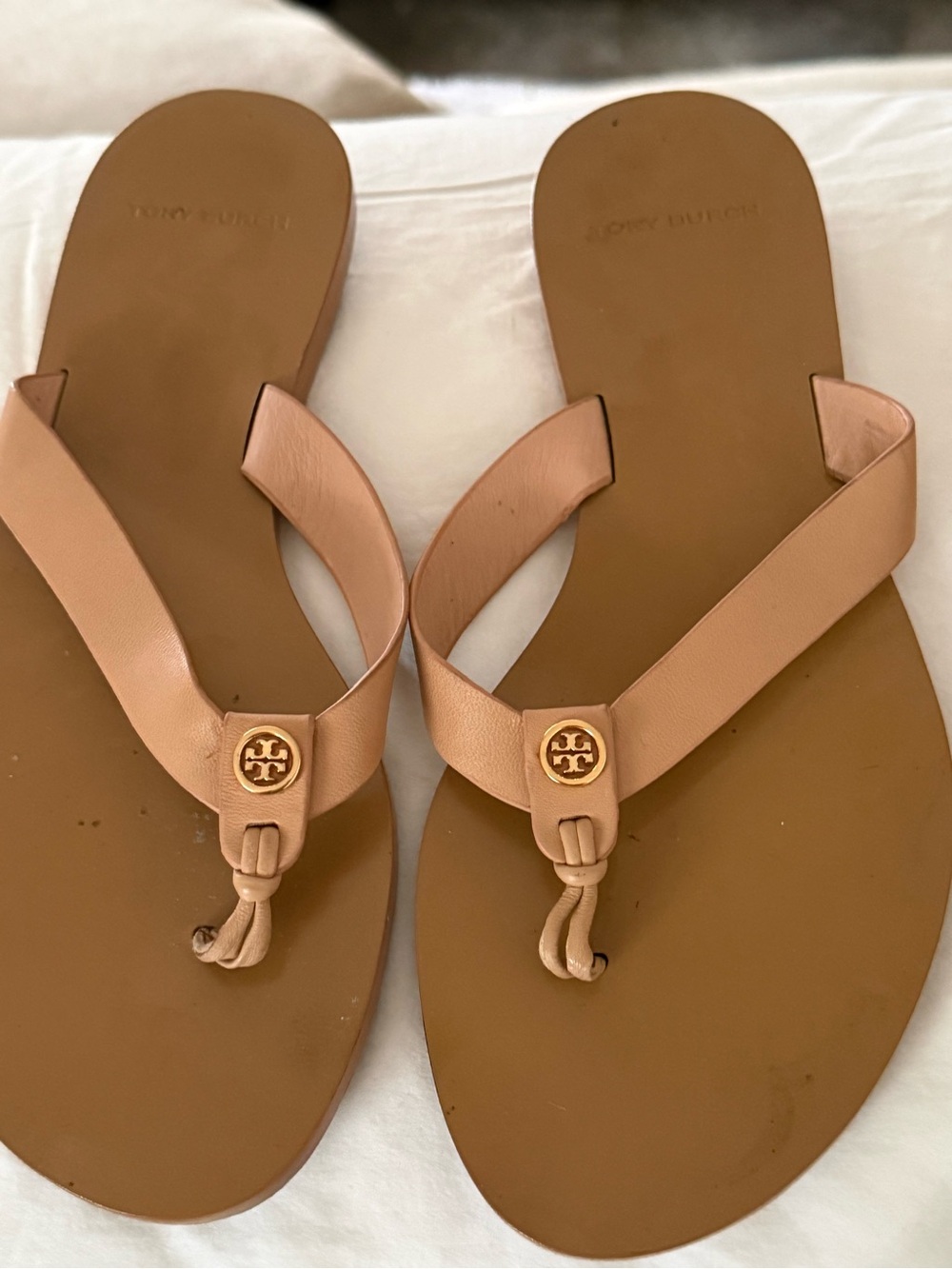 Tory Burch Nude/Tan Leather Manon Thong Sandals with Logo Medallion